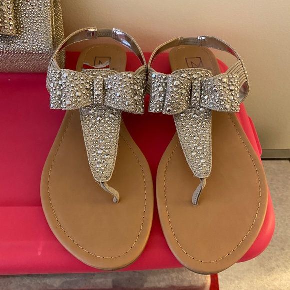 INC Champagne Crystal/Rhinestone Bow High Heels & Matching Clutch Purse, sz. 9.5 - Picture 4 of 13